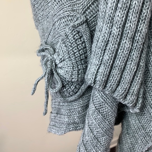 Albert Makali Open Sweater Vest - Picture 4 of 10